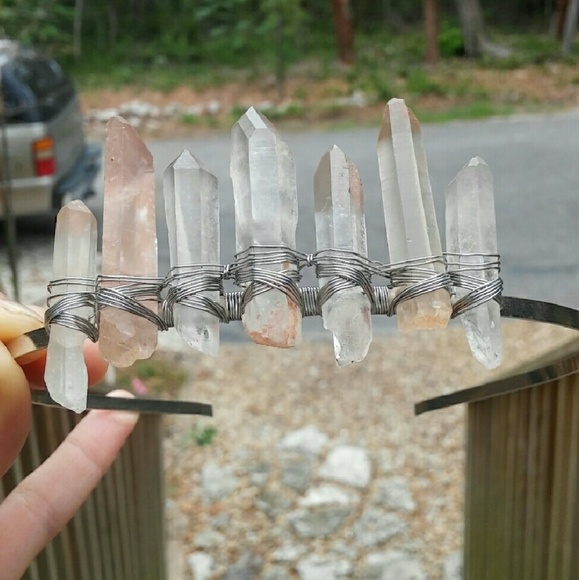 ✨🧚‍♀️ SALE! BOGO 50% OFF CRYSTAL CROWNS 🧚‍♀️✨ - Picture 8 of 11